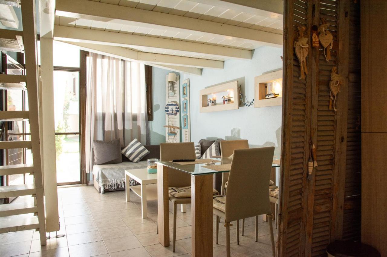 Modern 100m. From The Sea * Skala Fourkas