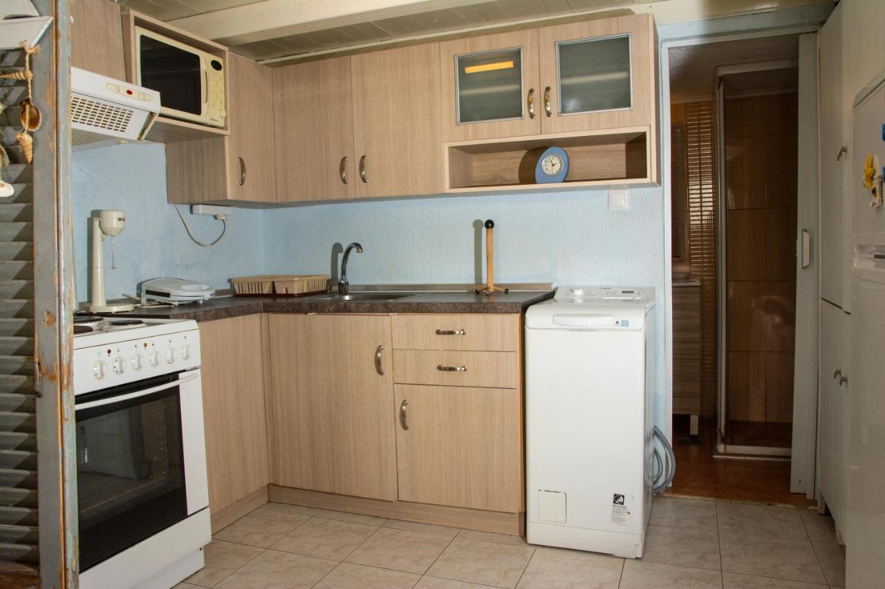 Modern 100m. From The Sea * Skala Fourkas