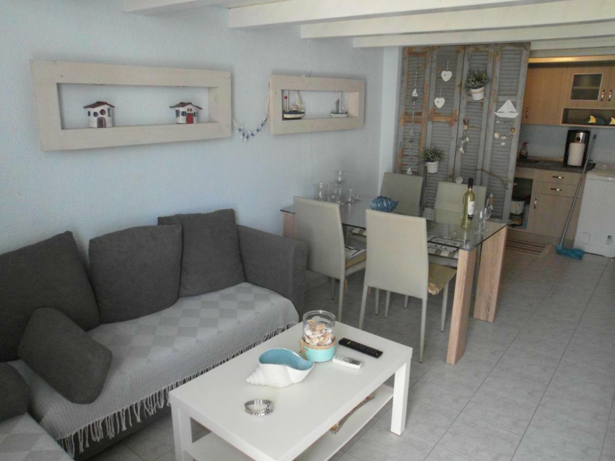 Modern 100m. From The Sea * Skala Fourkas